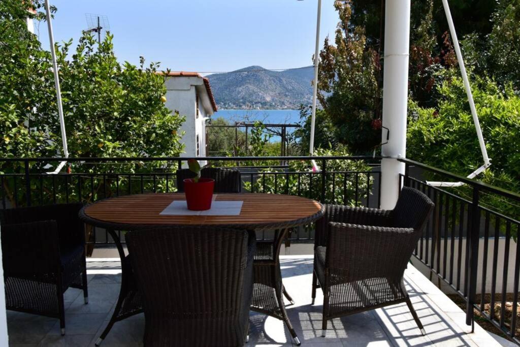 Μονοκατοικία Δίπλα Στην Θάλασσα Salamis Exterior photo